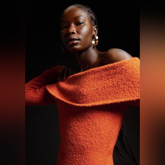 H&M Off Shoulder Dress - Picture 3 of 7